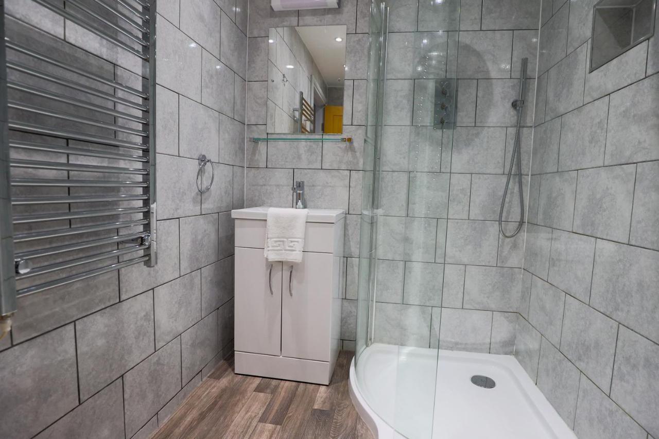 Spacious Hazel Bank For 4 With Hot Tub & Tree-level Views Villa Chudleigh